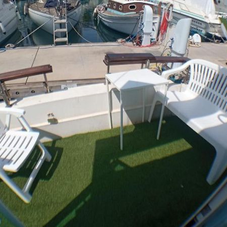 Encantador Barco En Barcelona Sant Adria de Besos Bagian luar foto
