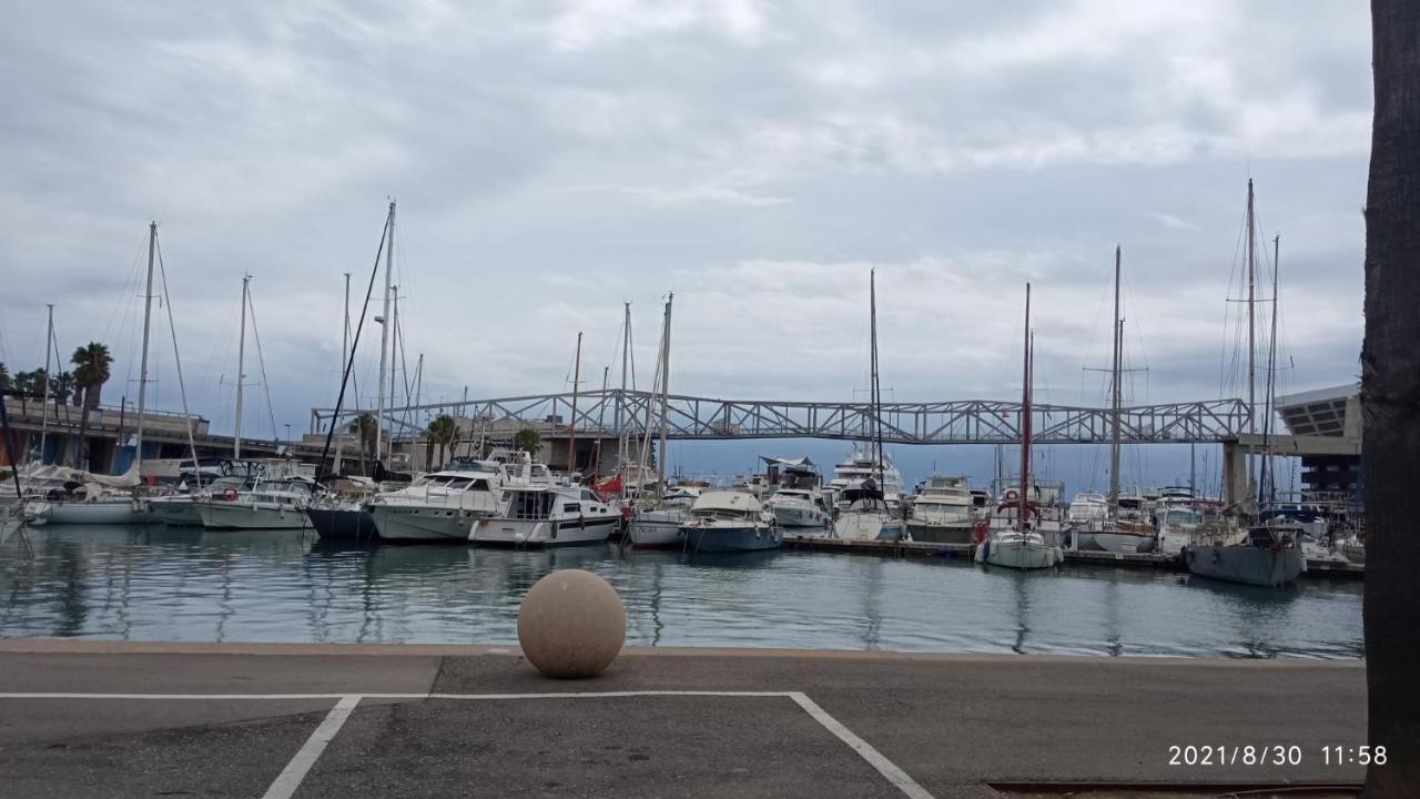 Encantador Barco En Barcelona Sant Adria de Besos Bagian luar foto