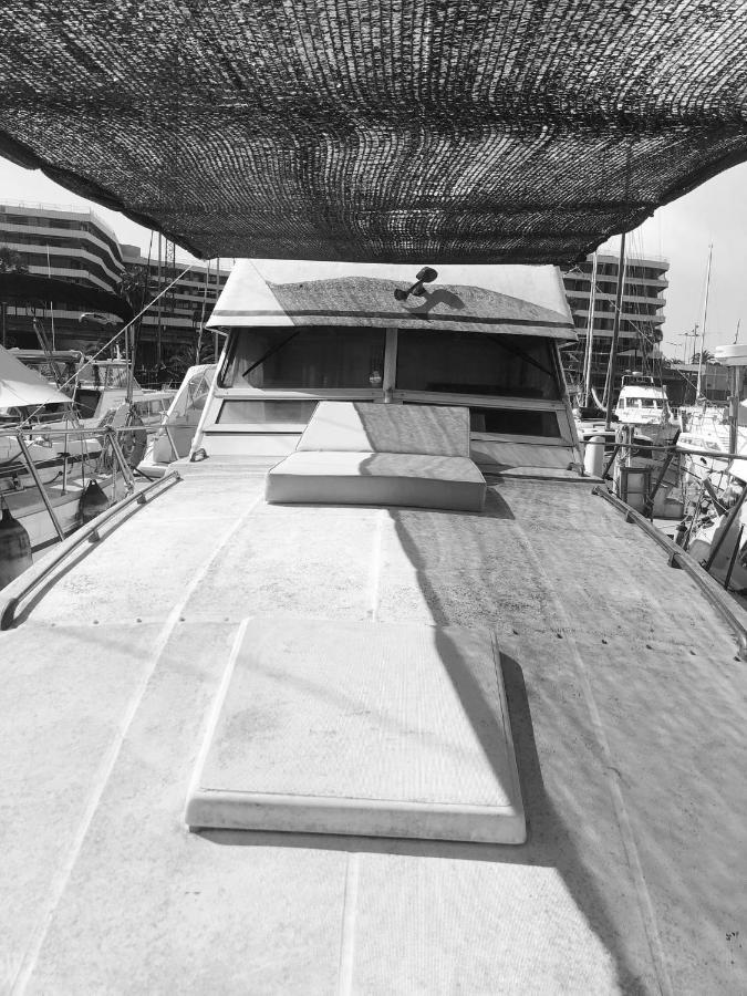 Encantador Barco En Barcelona Sant Adria de Besos Bagian luar foto