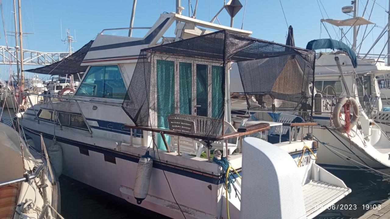 Encantador Barco En Barcelona Sant Adria de Besos Bagian luar foto